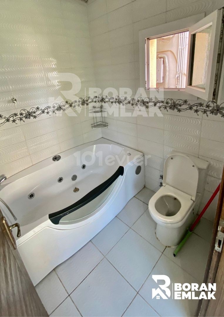 2+1 Wohnung mit Jacuzzi 300 STG zur Miete in Nikosia Kucuk Kaymakli ** 