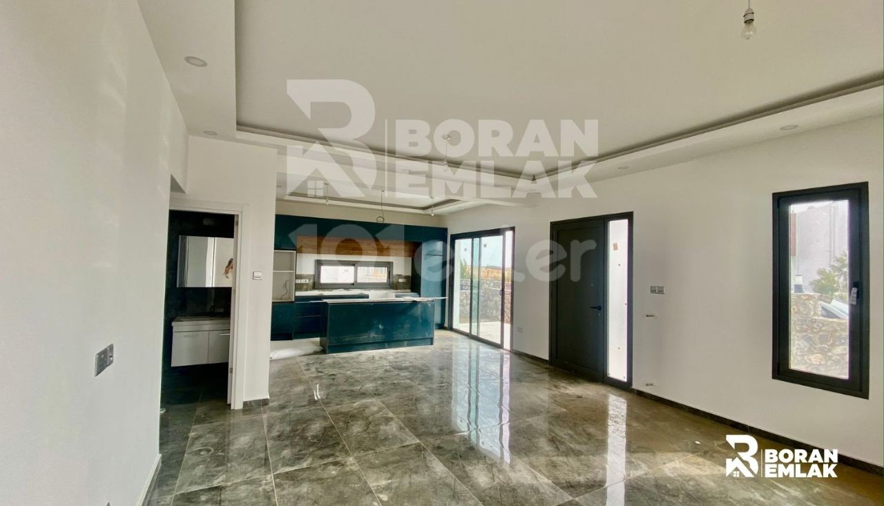 Neu erbaute Gelegenheit in Kyrenia Dikmen 3 + 1 Villa 115,000 STG ** 