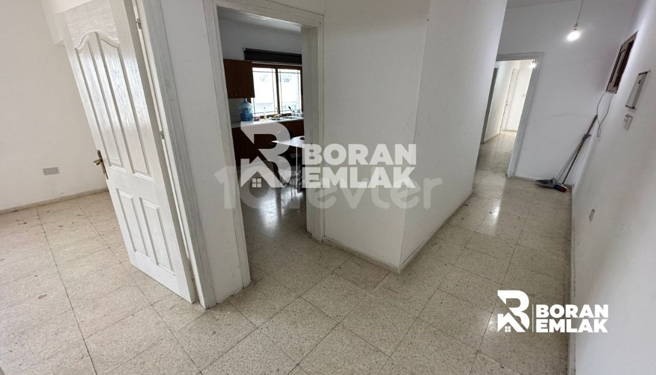 3+1 Apartment for Rent in Kucuk Kaymakli District of Nicosia 9000 TL