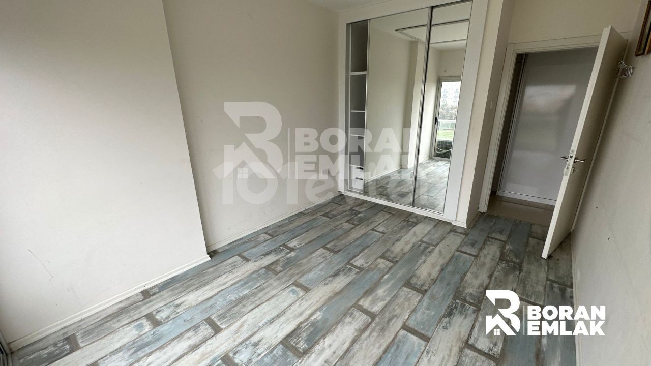 Lefkosa Gonyeli Municipal Boulevard 3+1 Flat For Sale On The Street With Commercial Permit