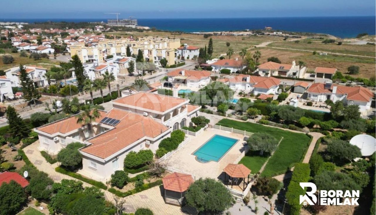 Ultra-Luxusvilla zum Verkauf in Kyrenia Çatalköy