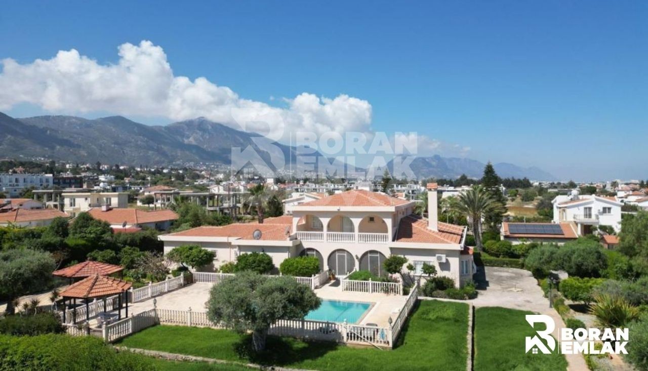 Ultra-Luxusvilla zum Verkauf in Kyrenia Çatalköy