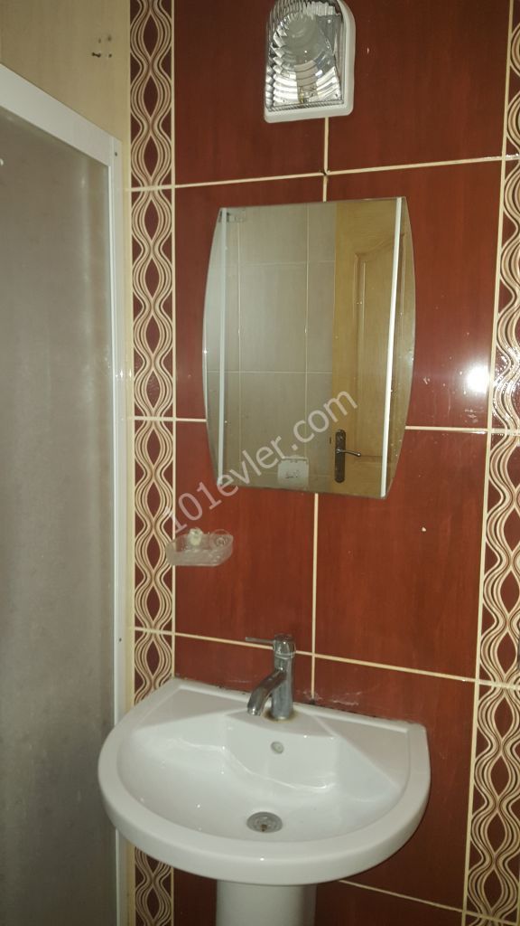 Flat To Rent in Yukarı Girne, Kyrenia