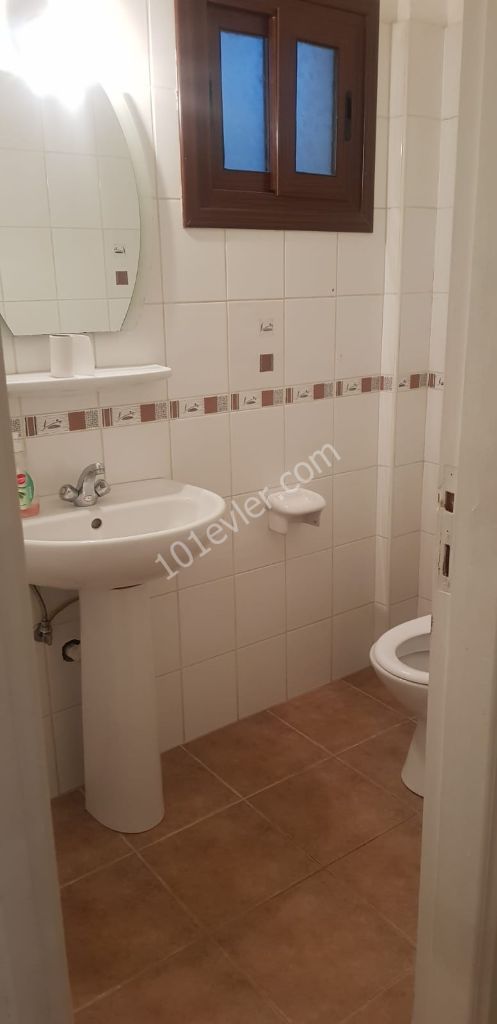 Flat To Rent in Aşağı Girne, Kyrenia