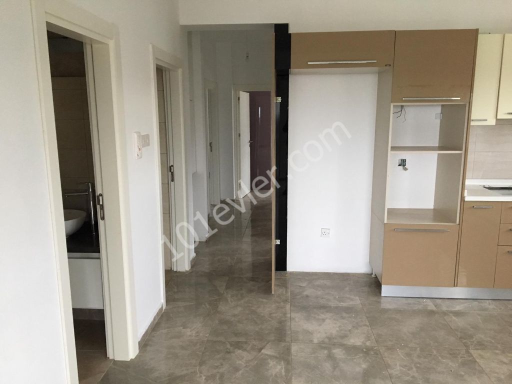 Flat To Rent in Alsancak, Kyrenia