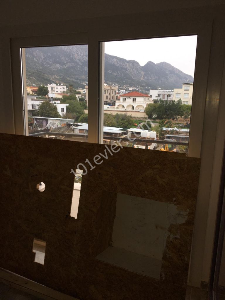 Flat To Rent in Alsancak, Kyrenia