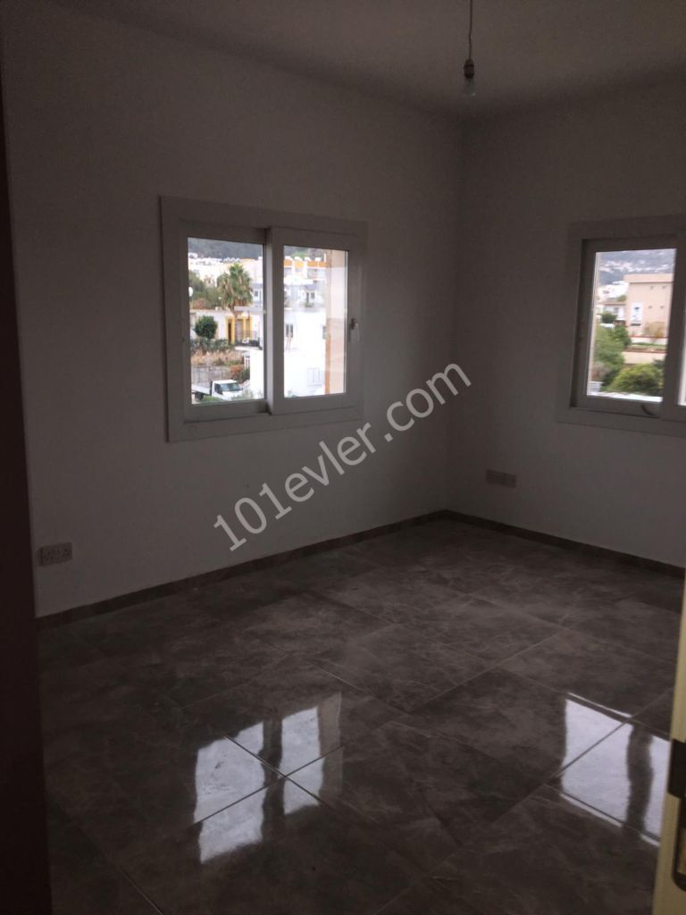 Flat To Rent in Alsancak, Kyrenia