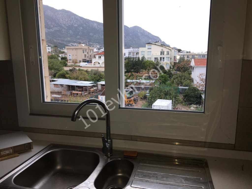 Flat To Rent in Alsancak, Kyrenia