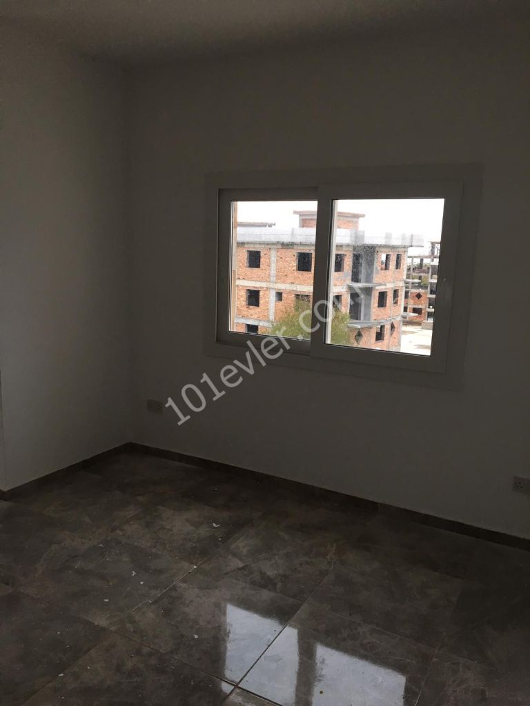 Flat To Rent in Alsancak, Kyrenia