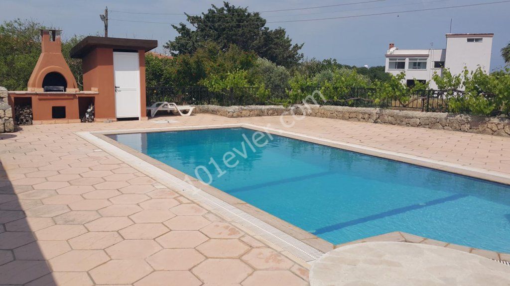 TO THE SEA 100 METERS FRUITY VILLA