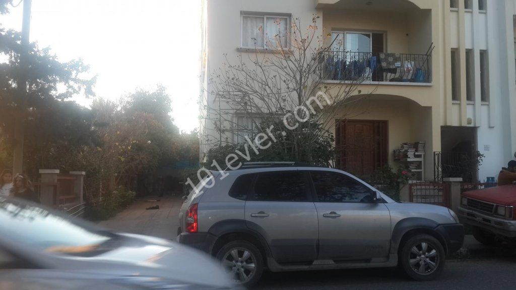 Girne boğazda 3 adet satılık 3+1 daireler