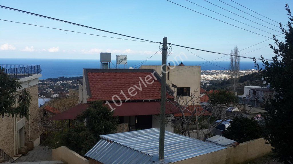 Detached House For Sale in Lapta, Kyrenia