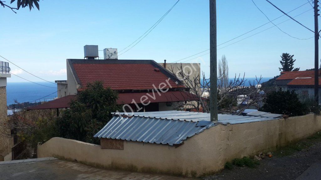 Detached House For Sale in Lapta, Kyrenia