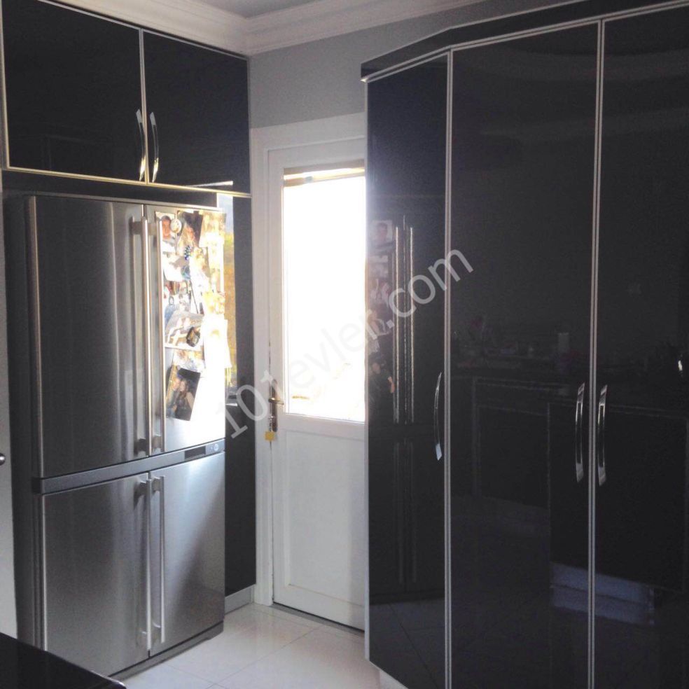 Villa For Sale in Girne Merkez, Kyrenia