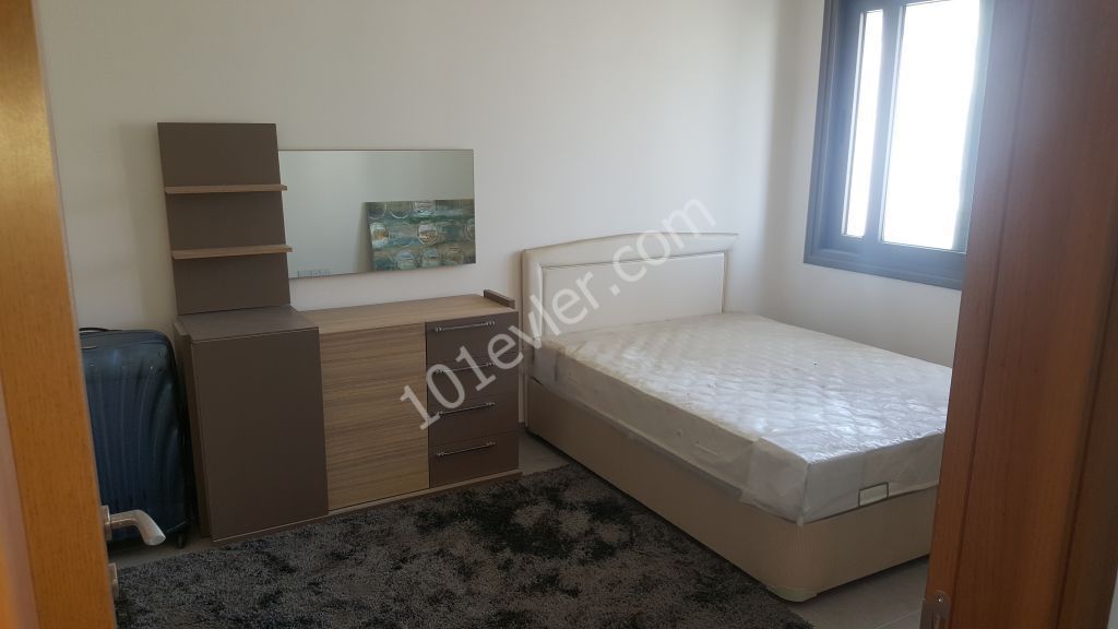  Girne Merkezde 3+1 Muhteşem Deniz ve Dağ Manzarası Daire