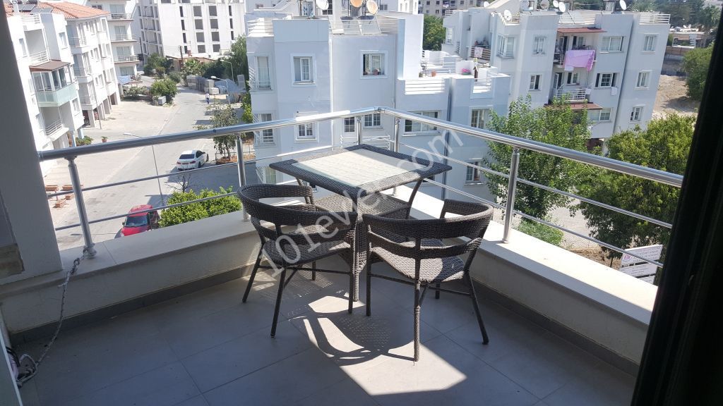  Girne Merkezde 3+1 Muhteşem Deniz ve Dağ Manzarası Daire