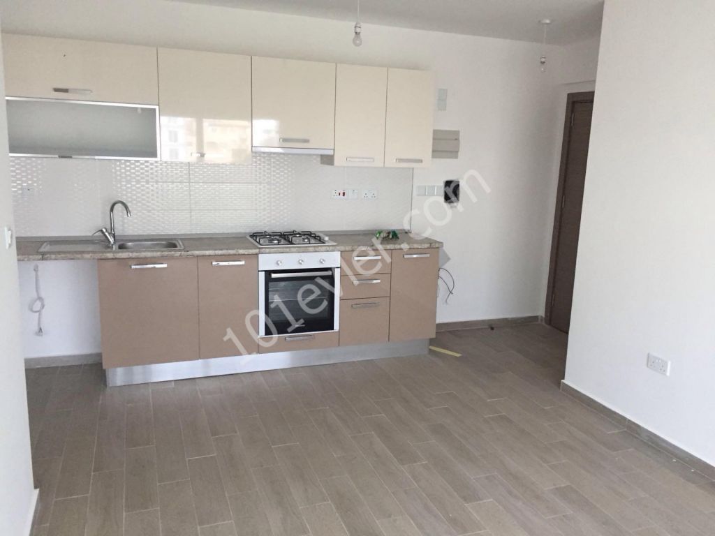 GİRNE MERKEZDE 1+1 YENİ EŞYALI KİRALIK DAİRE