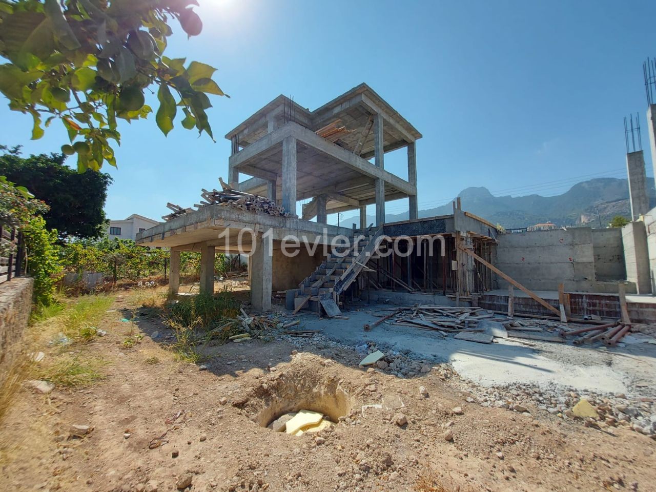 Triplex Villa for Sale with Panoramic View ** 