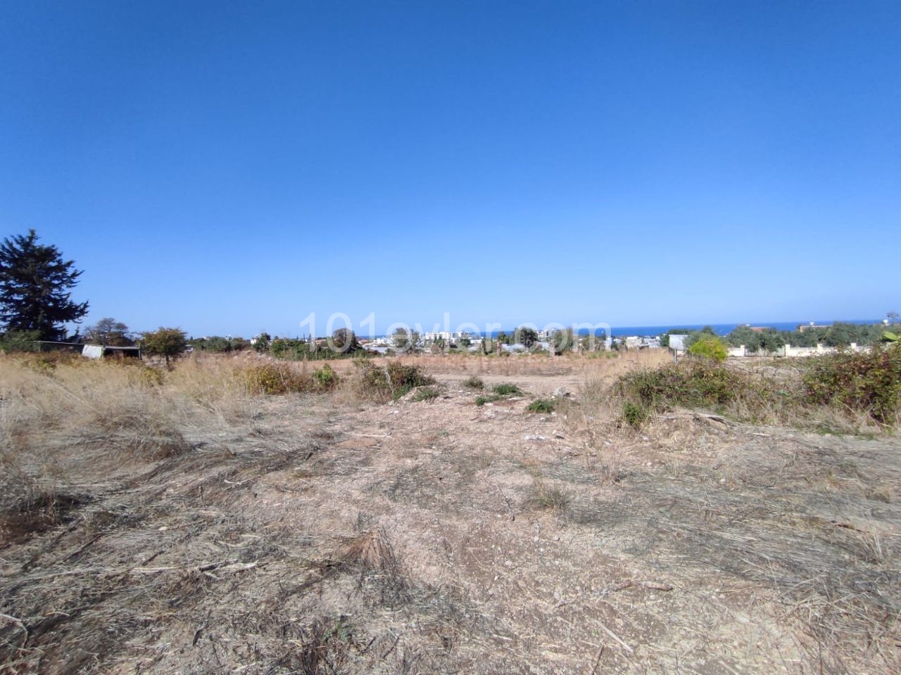 2 UND EIN HALBES HEKTAR LAND MIT AUSSICHT ZUM VERKAUF IN YESILTEPE ** 