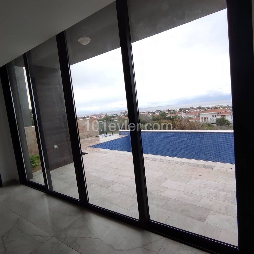 Extraordinary Ultra-Modern Panoramic View Villa ** 