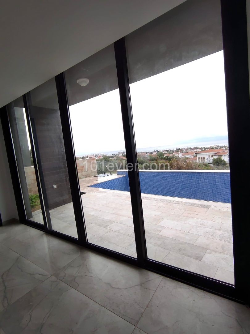 Extraordinary Ultra-Modern Panoramic View Villa ** 