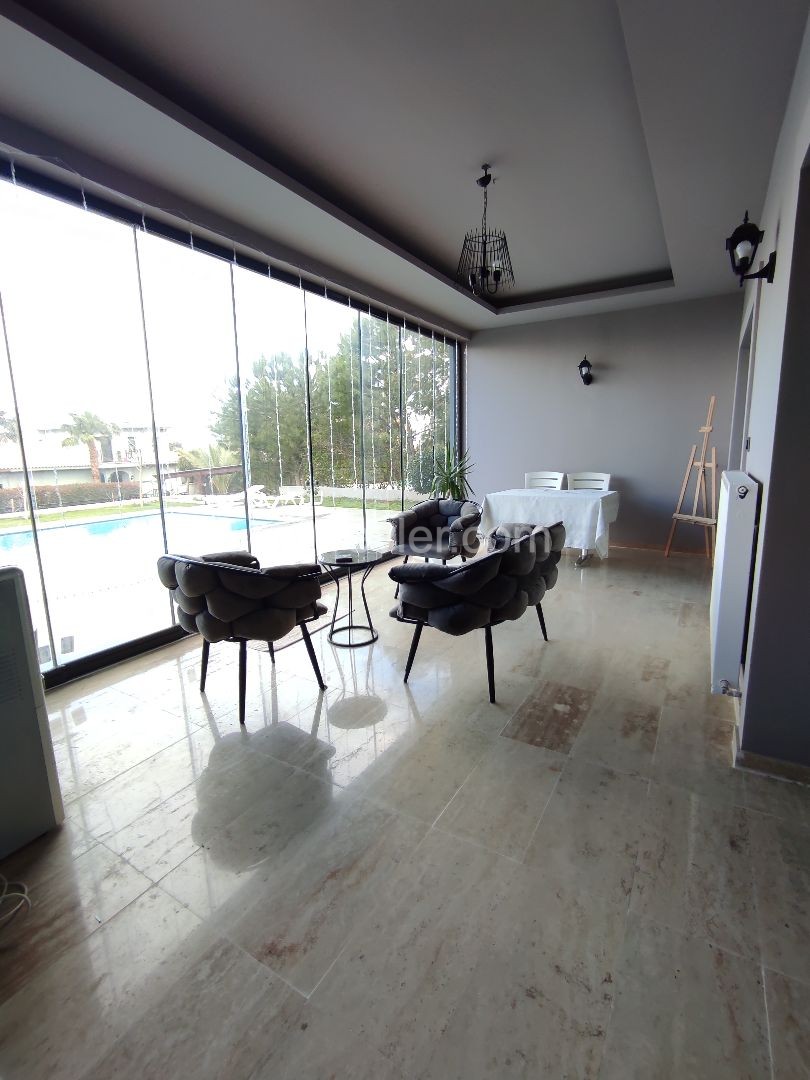 5 Bedroom Villa with Jaguzi and Pool Near Escape Beach ** 