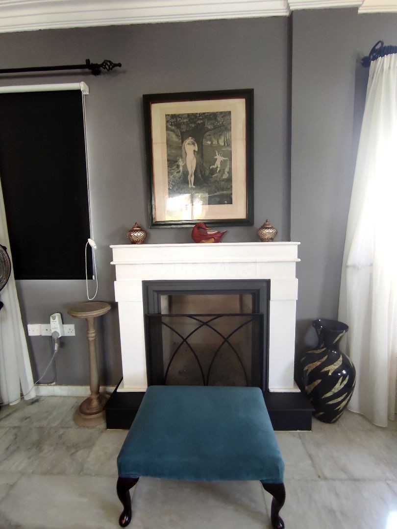A WELL-KEPT, VERY STYLISH 4-BEDROOM HOUSE FOR SALE IN ALSANCAK ** 