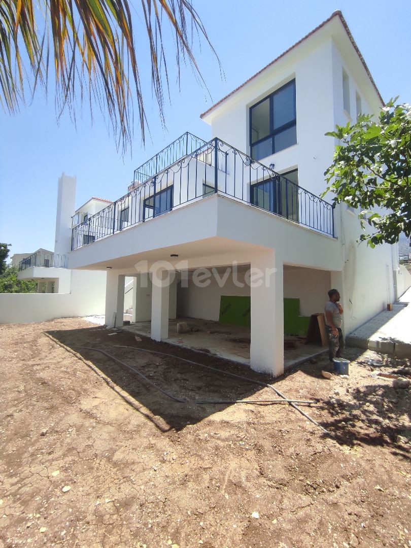 Modern Villa with Stunning Views of Catalkoyde ** 