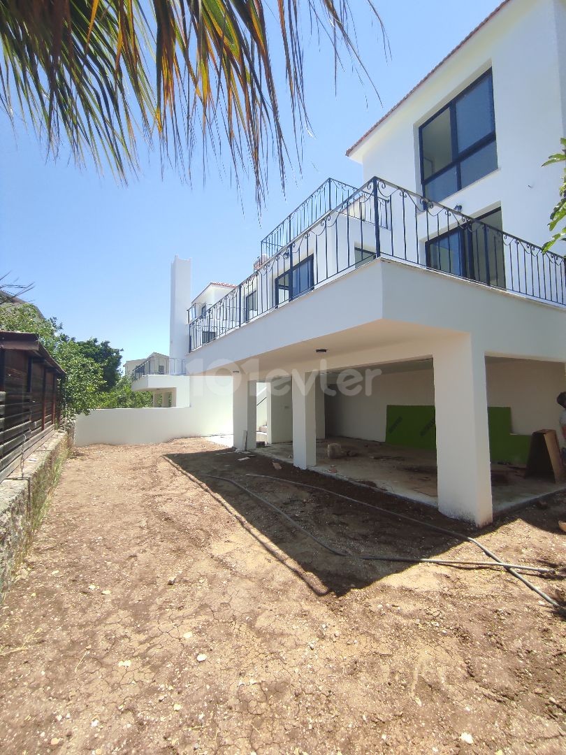 Modern Villa with Stunning Views of Catalkoyde ** 