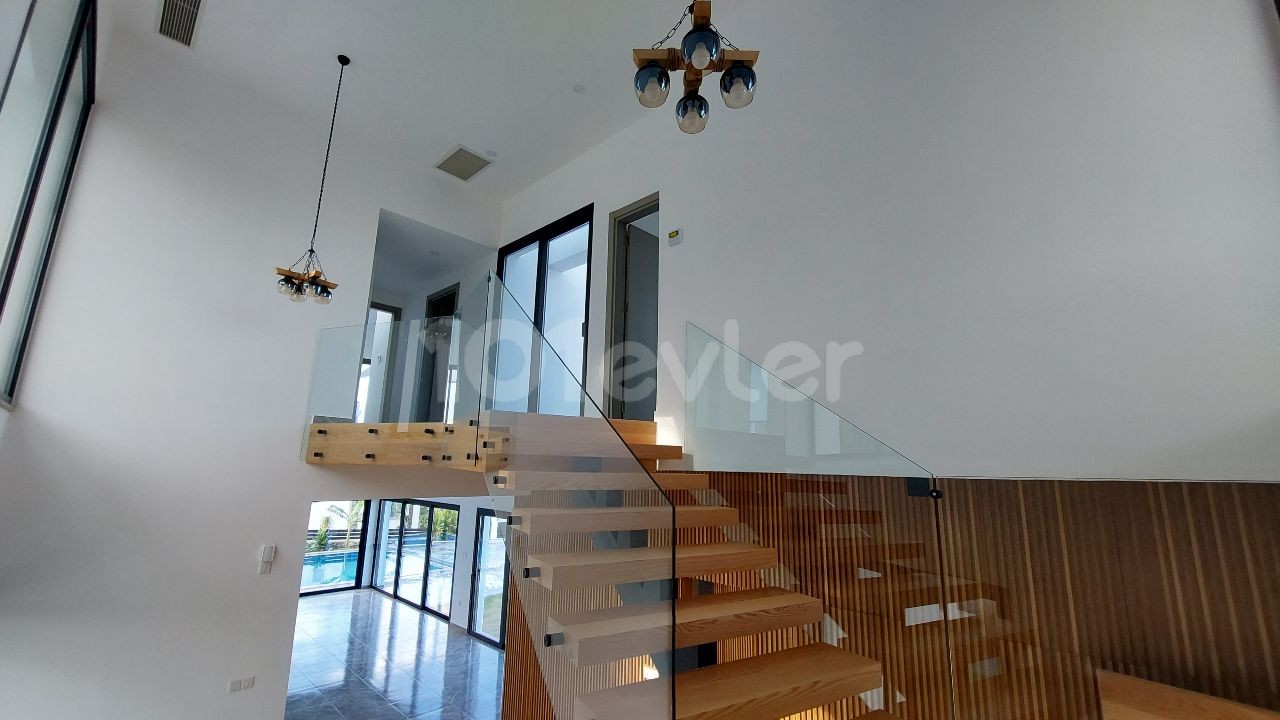 Magnificent, High-quality, Spacious, New Villa with a View ** 