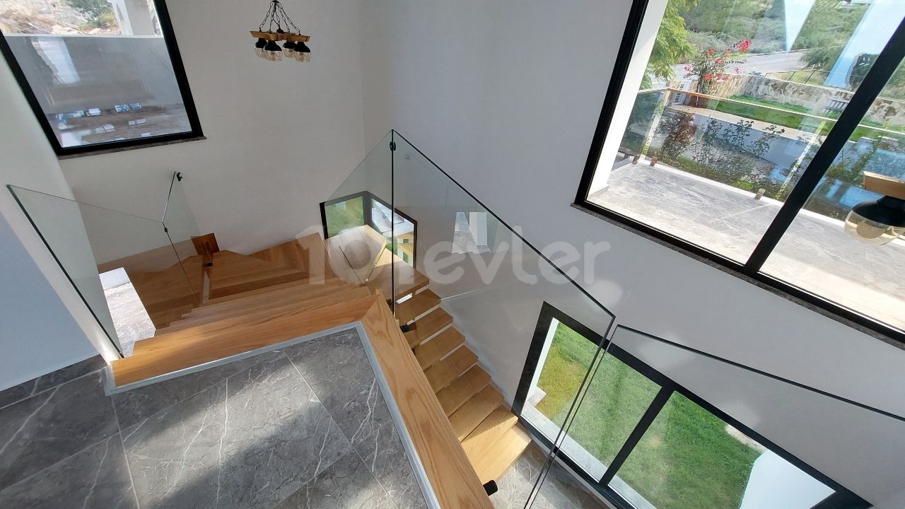 Magnificent, High-quality, Spacious, New Villa with a View ** 