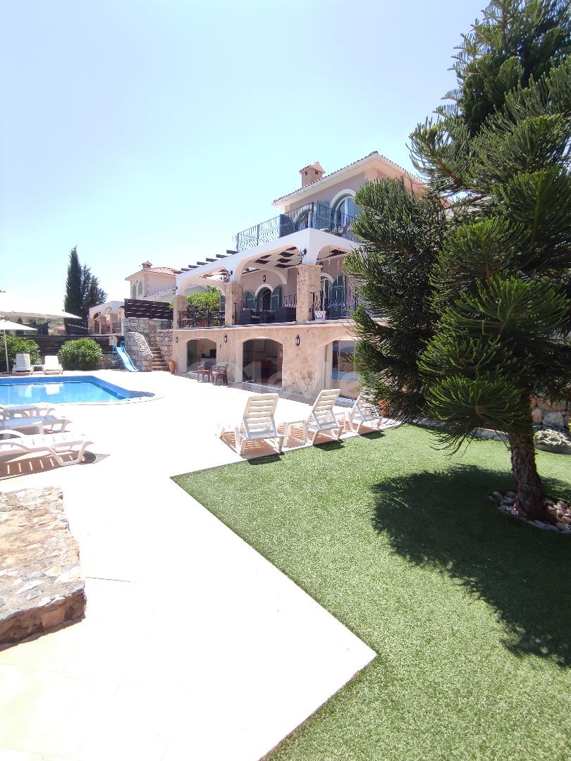 A Fully Furnished Villa Made in Turkish That Cannot Be Interrupted in an Olive Grove ** 