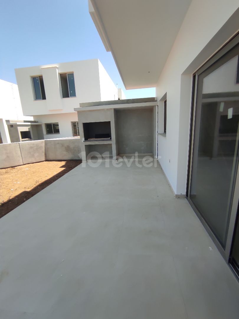 Detached Villas in Yenikent 3 + 1 and 4 + 1 close to completion ** 