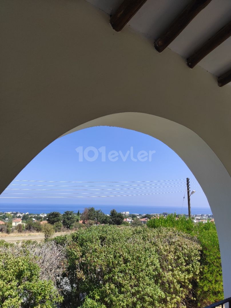 Well-Maintained Pool Villa with Wonderful Views ** 