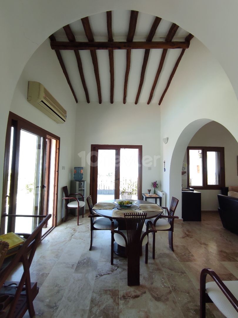 Well-Maintained Pool Villa with Wonderful Views ** 