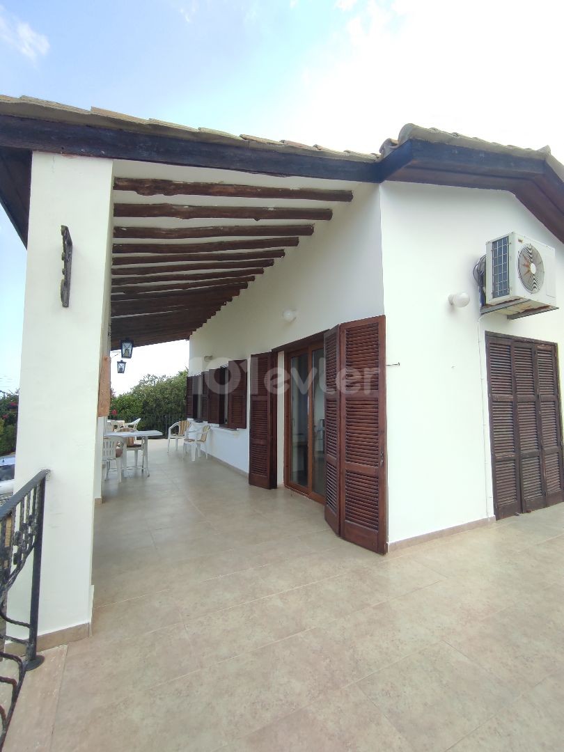 Well-Maintained Pool Villa with Wonderful Views ** 