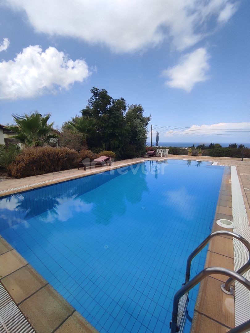 Gepflegte Villa Mit Pool Mit Herrlicher Aussicht ** 