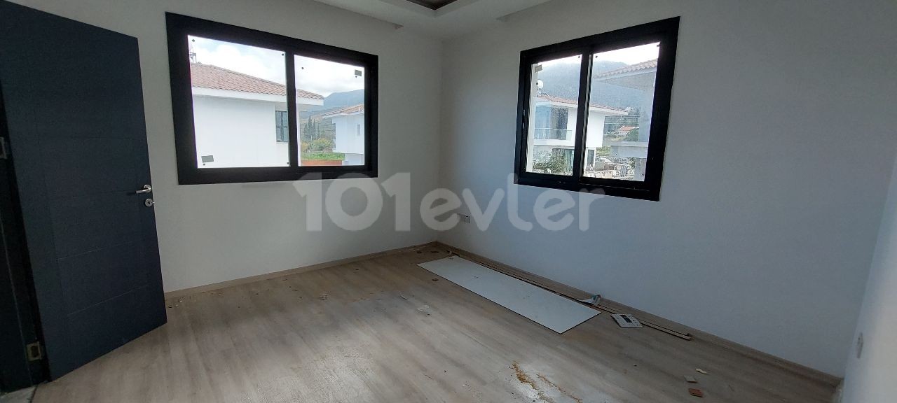 3 ensuite villa close to the English School