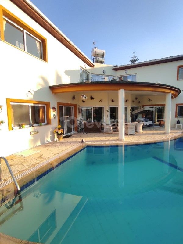 Great location, spacious villa close to everything