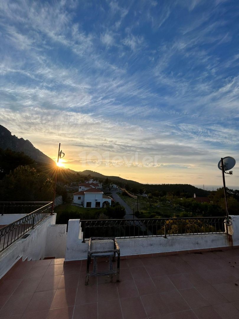 Wohnung mit freiem Blick in einer Anlage mit Pool in Karmi