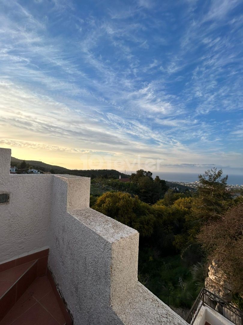 Wohnung mit freiem Blick in einer Anlage mit Pool in Karmi