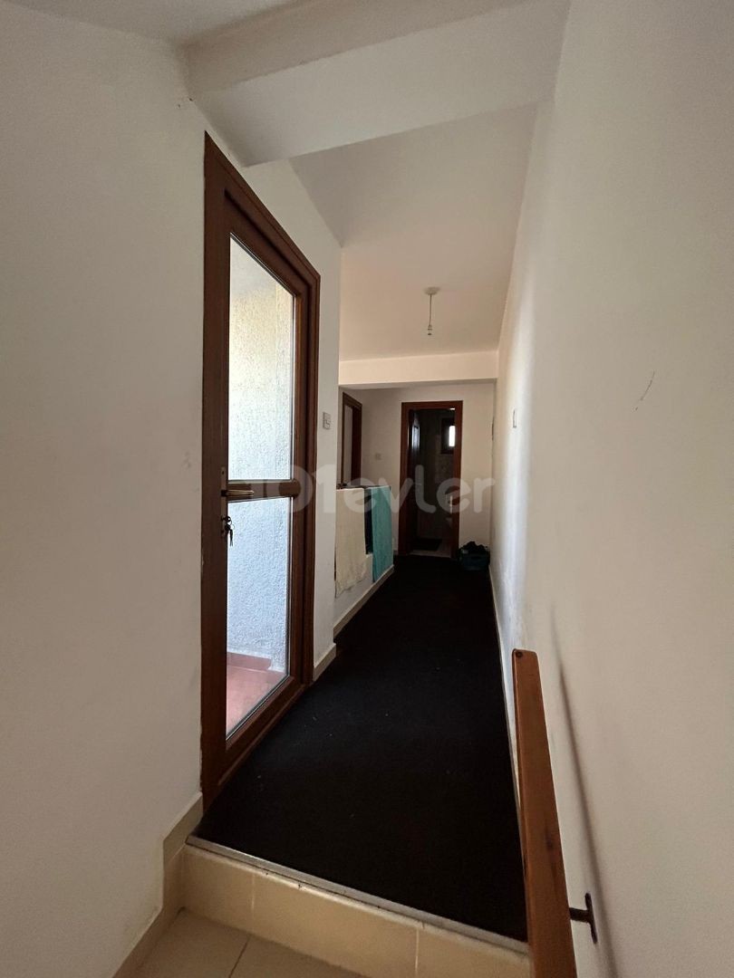 Wohnung mit freiem Blick in einer Anlage mit Pool in Karmi