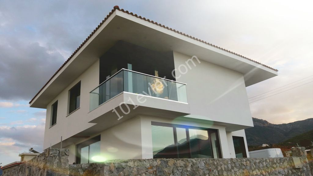 VERY NICE VILLAS  NEAR ACMENYA RESTAURANT IN ALSANCAK!