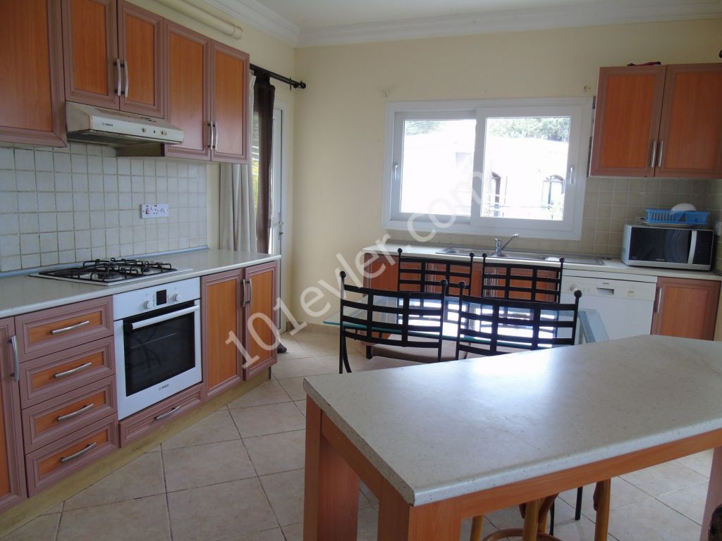 3+2 apartment in Edremit for rent 