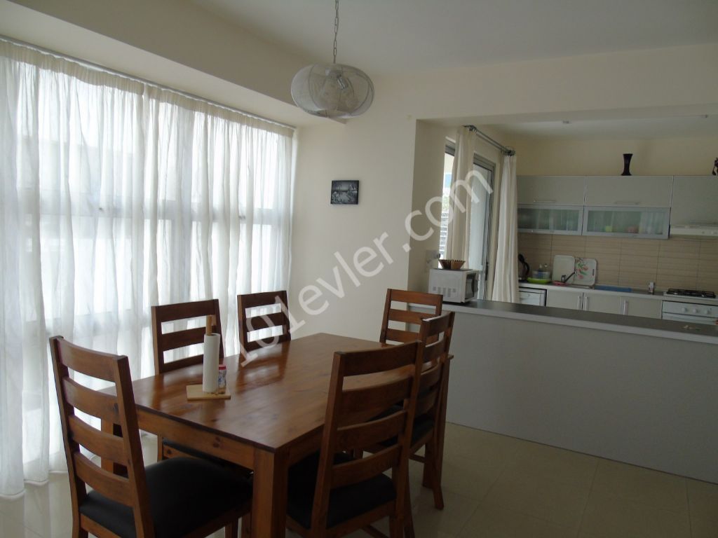 3+1 apartment with private garden in Kyrenia 