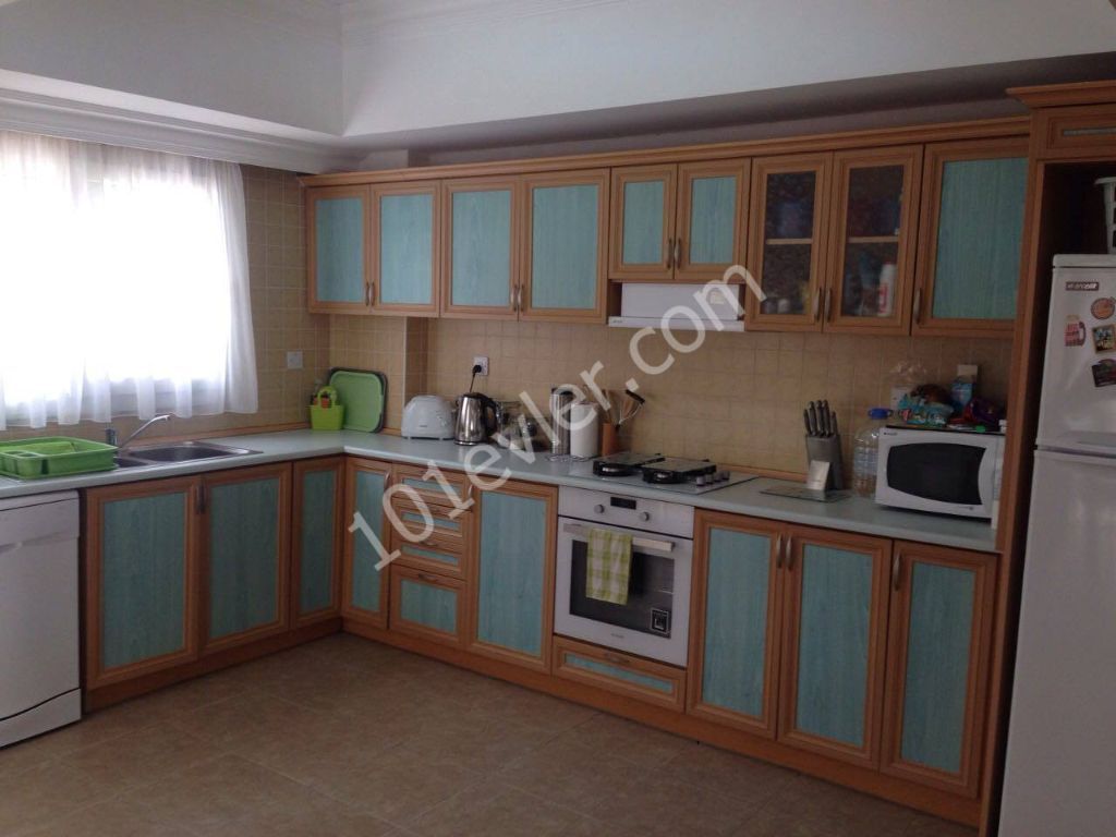 3+1 apartment in Girne centre 