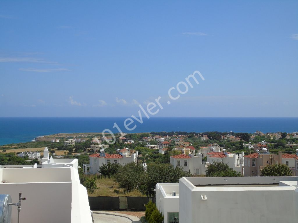 3+1 villa for rent in Karsiyaka/ communal swimming pool 