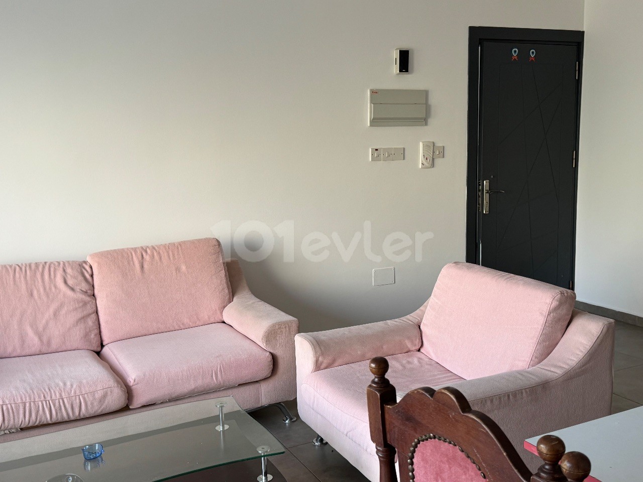 2+1 Flat with Turkish Coins for Sale by Owner Behind Gönyeli Pantry