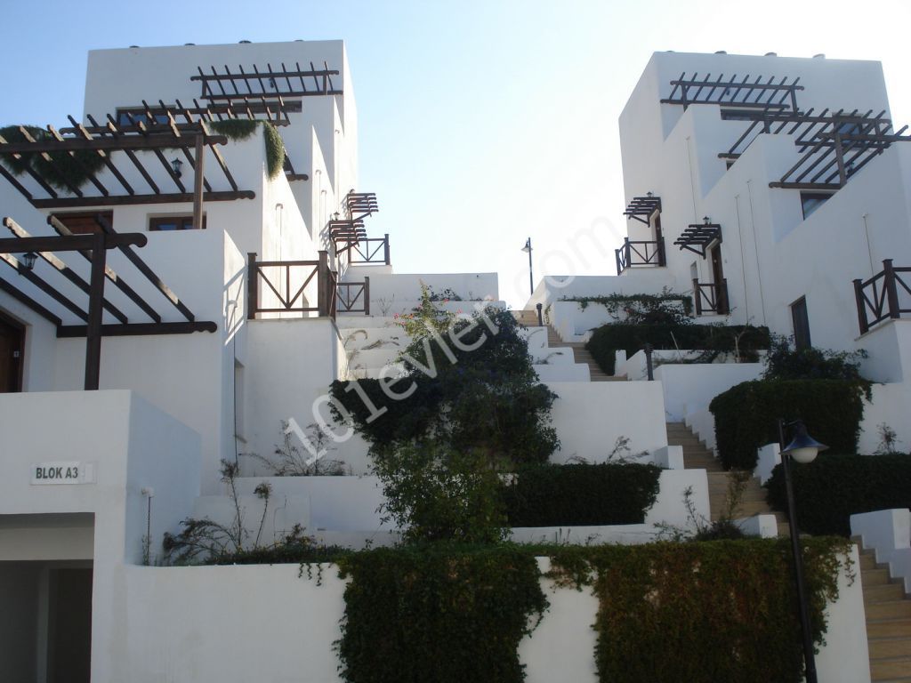 3+1 villa zum Verkauf in Kyrenia Yesiltepe ** 