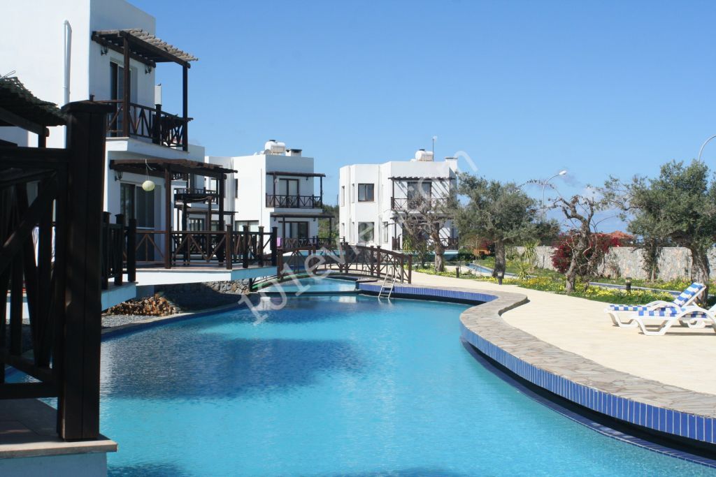 Girne Yeşiltepe de 3+1 satılık villa